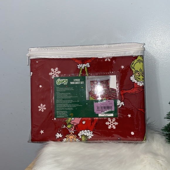 Grinch by Dr. Seuss Holiday Christmas 3 Piece Twin Sheet Set NWT - Picture 2 of 3